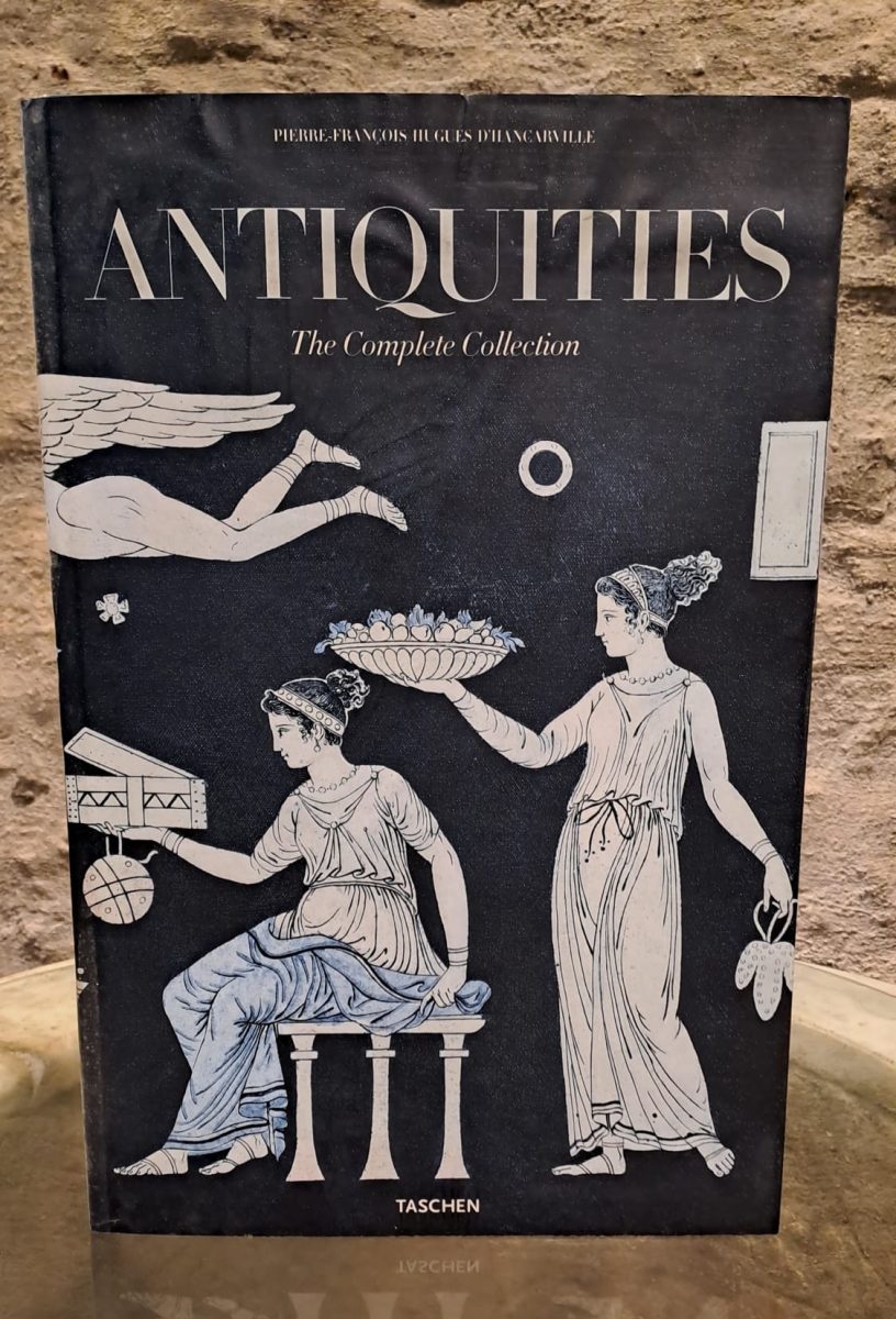 THE COMPLETE COLLECTION OF ANTIQUITES - COLECCION XXL - USADO EN EXCELENTE ESTADO