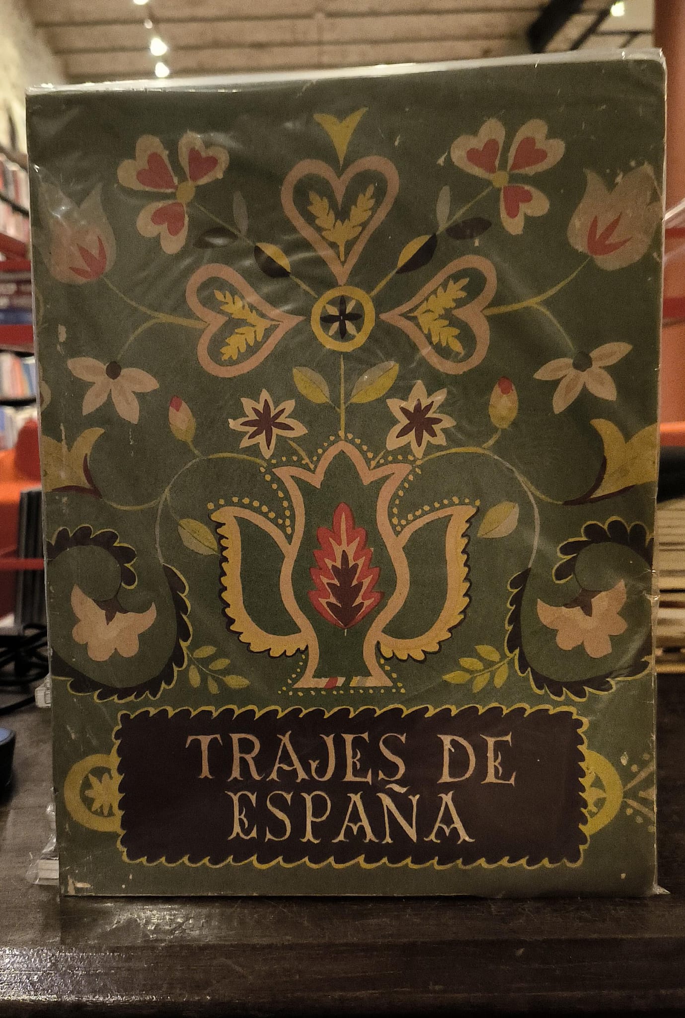 TRAJES DE ESPAÑA - Usado