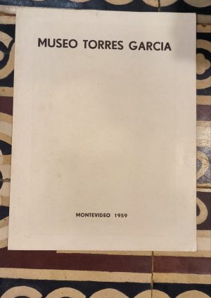 FOLLETO DEL MUSEO TORRES GARCIA - EXPOSICION DE MADERAS DEL MAESTRO TORRES GARCIA - 1959