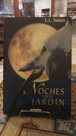 NOCHES EN EL JARDIN
