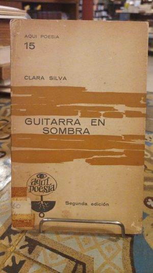 GUITARRA EN SOMBRA