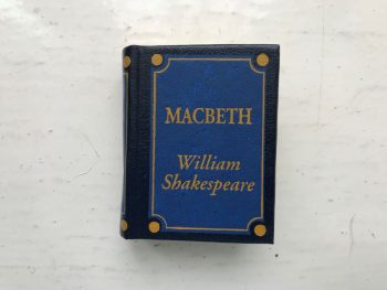 MACBETH - MINI BOOK - EN INGLES